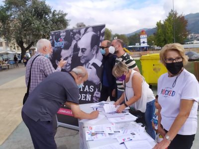 O BNG de Moaña recolle firmas pediendo a baixada da factura eléctrica