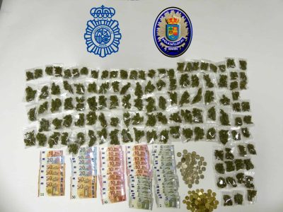 Detienen al empleado de una tienda de Estribela por utilizar el negocio para vender marihuana