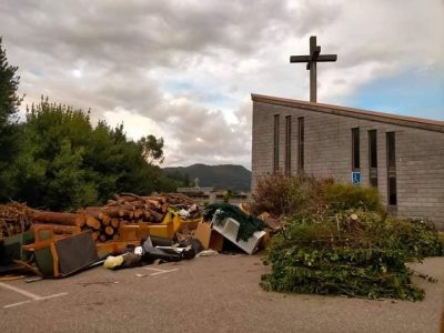 O Concello de Moaña pide axuda aos veciños para pillar aos desalmados que tiran verteduras incontroladas