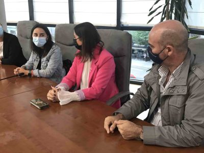 Os alcaldes dan a benvida á nova xerente da Mancomunidade no seu primer día de traballo
