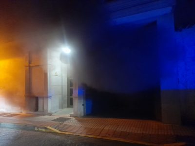 O incendio dun coche calcina esta madrugada dúas prantas do garaxe dun edificio da Avenida da Xunqueira