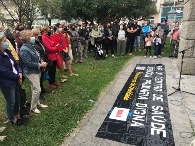 Moaña destrue a pancarta coa que reclamou o novo centro de saúde durante dúas décadas