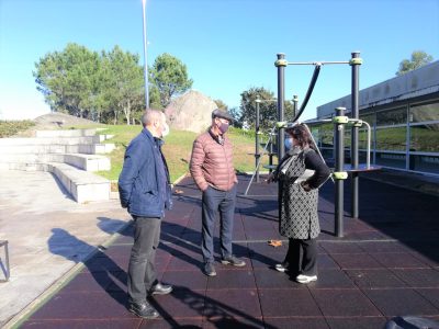 Os parques infantís de Bueu póñense a punto