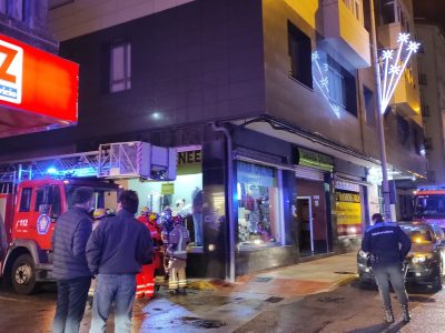 Quéimase parte dunha cociña en Marín