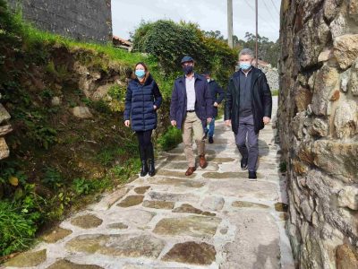 Deputación e Concello visitan as obras de rexeneración da Aldea de Ermelo