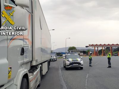 Un camionero quintuplicaba la tasa de alcohol a su paso por Vilaboa