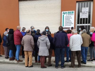 A alcaldesa reúnese cos veciños da Avenida de Lugo para buscar solución aos problemas do barrio