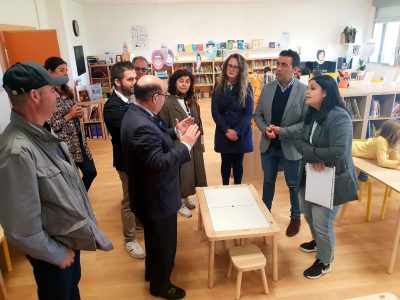 Luis López destaca o traballo de innovación educativa do Ceip A Torre de Bueu para a mellora do ensino público