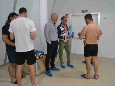 O Concello de Bueu adquire novo material de natación para a piscina