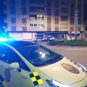 Detenido un vecino de Cangas tras una persecución policial a gran velocidad y en sentido contrario por las calles de Moaña