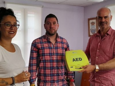 Bueu adquire sete novos desfibriladores para as instalacións municipais