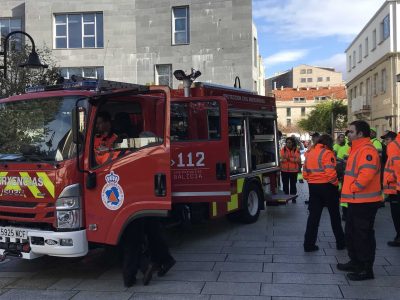 Cangas xubila o vello vehículo contra incendios e dá a benvida a un novo