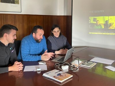 O alcalde de Vilaboa descubre a realidade das aulas a través do programa «Observa Acción»