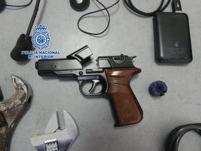 Tres detenidos por un robo con fuerza continuado en una vivienda de Marín