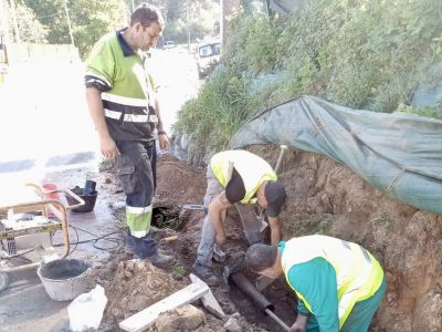 O Concello de Marín conecta a rede de Acuaes co abastecemento de auga de Seixo para mellorar a presión de caudal de cara á tempada de verán