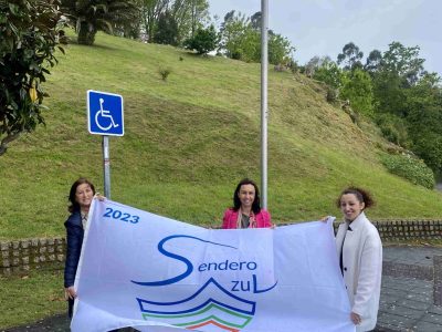 Colocadas as bandeiras de distinción dos nosos tres Sendeiros Azuis de Marín