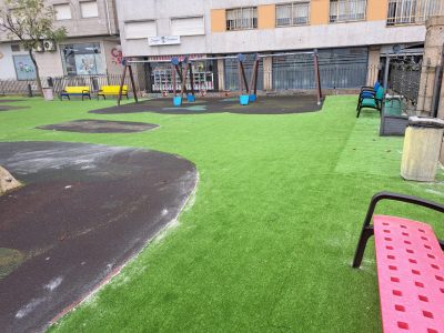 O parque da Alameda de Marín xa luce novo céspede