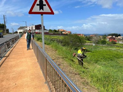 O Concello de Marín intensifica os desbroces de cara á tempada de verán