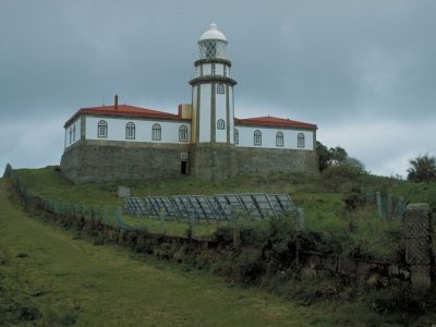 La Autoridad Portuaria de Marín completa la implantación de la monitorización remota del faro de Ons y de su red litoral
