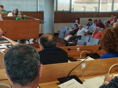 O triparito de Cangas entrega a PP e AV unha proposta de comisións con voto ponderado e máis integrantes