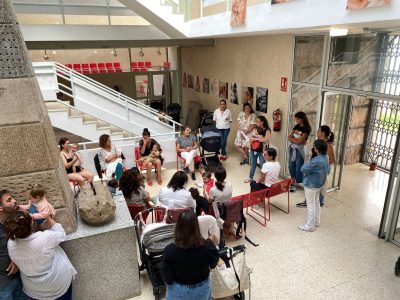 A Casa da Cultura de Cangas acolle unha exposición con motivo da Semana Mundial da Lactancia Materna