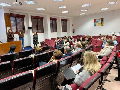 O Concello presenta a programación das Charlas de Familias para o novo curso, cunha ponencia por trimestre