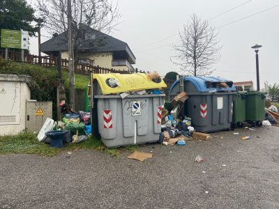 O PP de Cangas denuncia o precario funcionamento do servizo de recollida de lixo