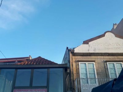 O PP de Cangas esixe responsabilidades pola caída da cornixa e pregunta polas medidas de seguridade nas festas do Cristo