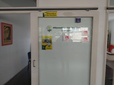 Trifulca no Concello de Cangas, con intervención policial incluida, por un despacho