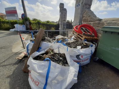 O cemiterio de Coiro atópase «abandoado»