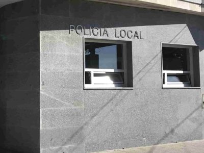 El gobierno local de Cangas acuerda sacar en propiedad dos plazas para la Policía Local y otras dos para administración