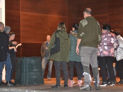 Bueu continúa co reparto de composteiros individuais