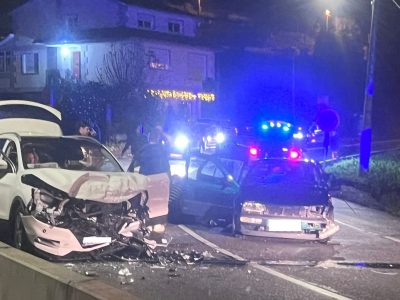 Dous mortos e unha ferida grave nun choque frontal en Coirados, Marín