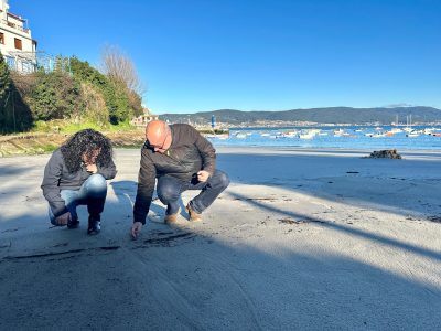 Marín busca voluntarios por se fose necesaria a limpeza das praias por un aumento de pellets