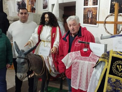 Una exposición para reclamar el Museo de la Semana Santa de Cangas
