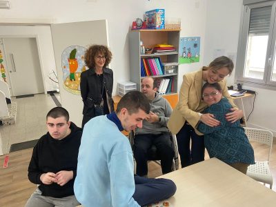 Fabiola García traslada o compromiso de traballar en novas vías de colaboración con Aspamsim e Adicam