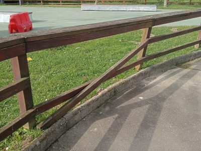 Denuncian el “abandono” del parque infantil de Rodeira