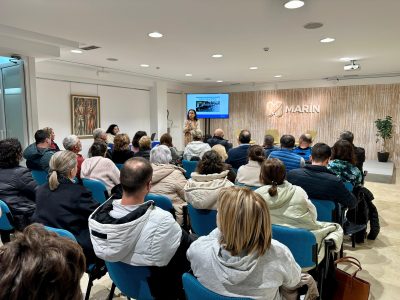 Comerciantes e veciños da Rúa da Ponte pactan co Concello o mantemento das prazas de aparcamento e extensión da Zona 2H