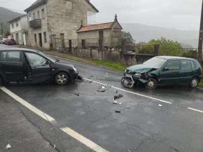 Dos accidentes y dos heridos en Moaña