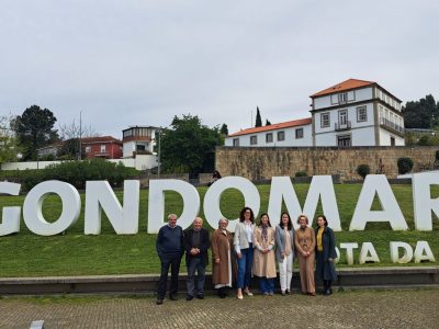 La alcaldesa de Moaña visita Oporto para dar una conferencia