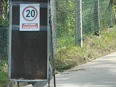 Señales ‘artesanales’ rigen el acceso a las playas