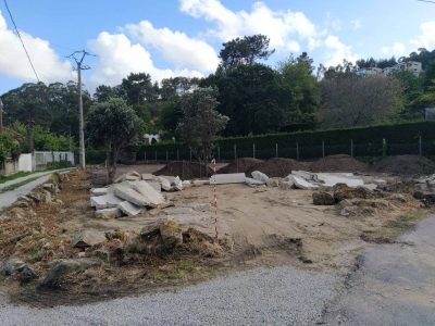 Paran la obra sin licencia en suelo protegido de la playa de Liméns