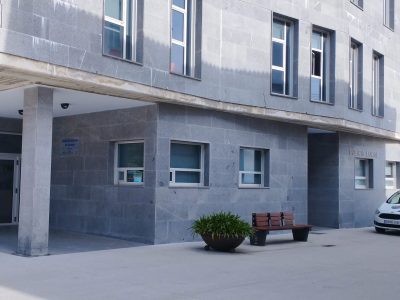 Alumnos de tarde del centro social se quedan en la calle