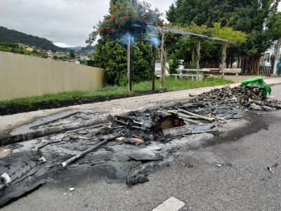 Más contenedores en llamas en Marín