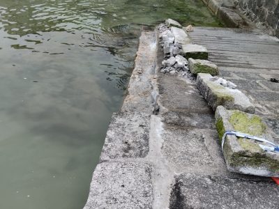 Portos arranxa os despefectos do paseo marítimo de Pescadoira