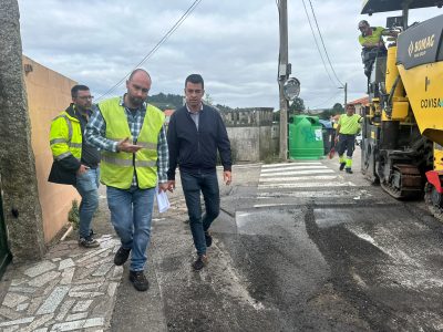 Iniciados os traballos de repavimentación e mellora da seguridade viaria no entorno do CEIP Carballal por 53.240 euros
