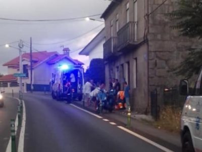 Salva la vida de milagro tras perder el control de su moto en Moaña