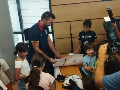 Rodri Conde no puede contener las lágrimas en su regreso a casa