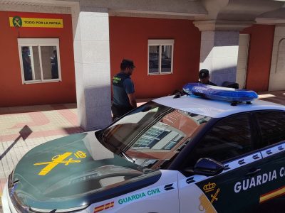 Sorprenden a un vecino de Rodeira hasta arriba de centollas y nécoras