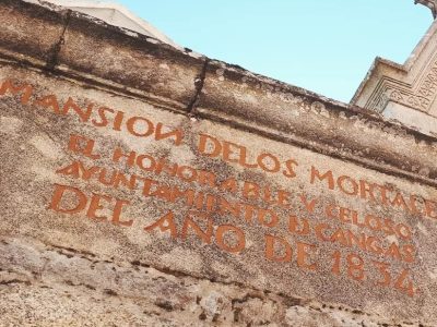 AV denuncia o «abandono» do cemiterio de Cangas